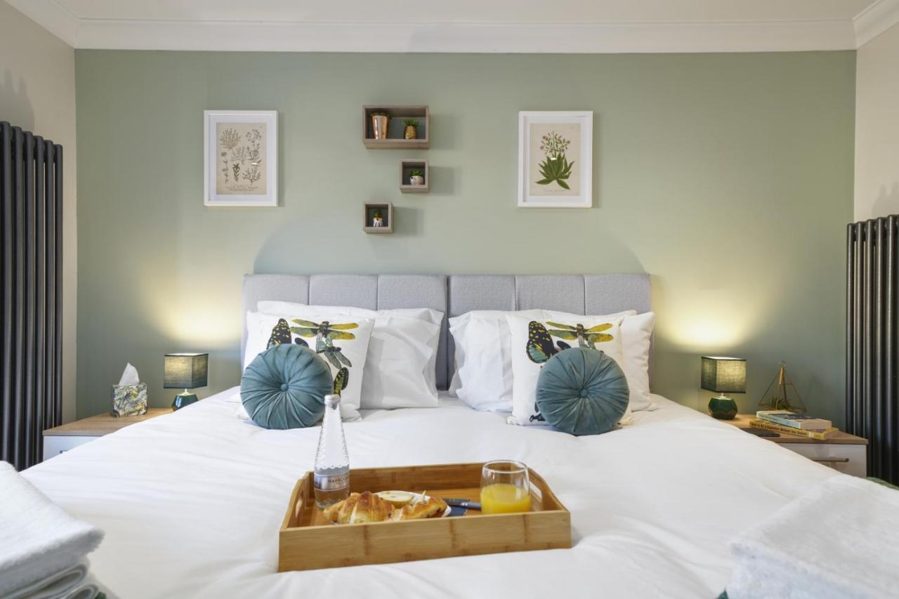 Super Funky Spire View Cottage - Free Gated Parking - Ultra Wifi Canterbury Eksteriør billede