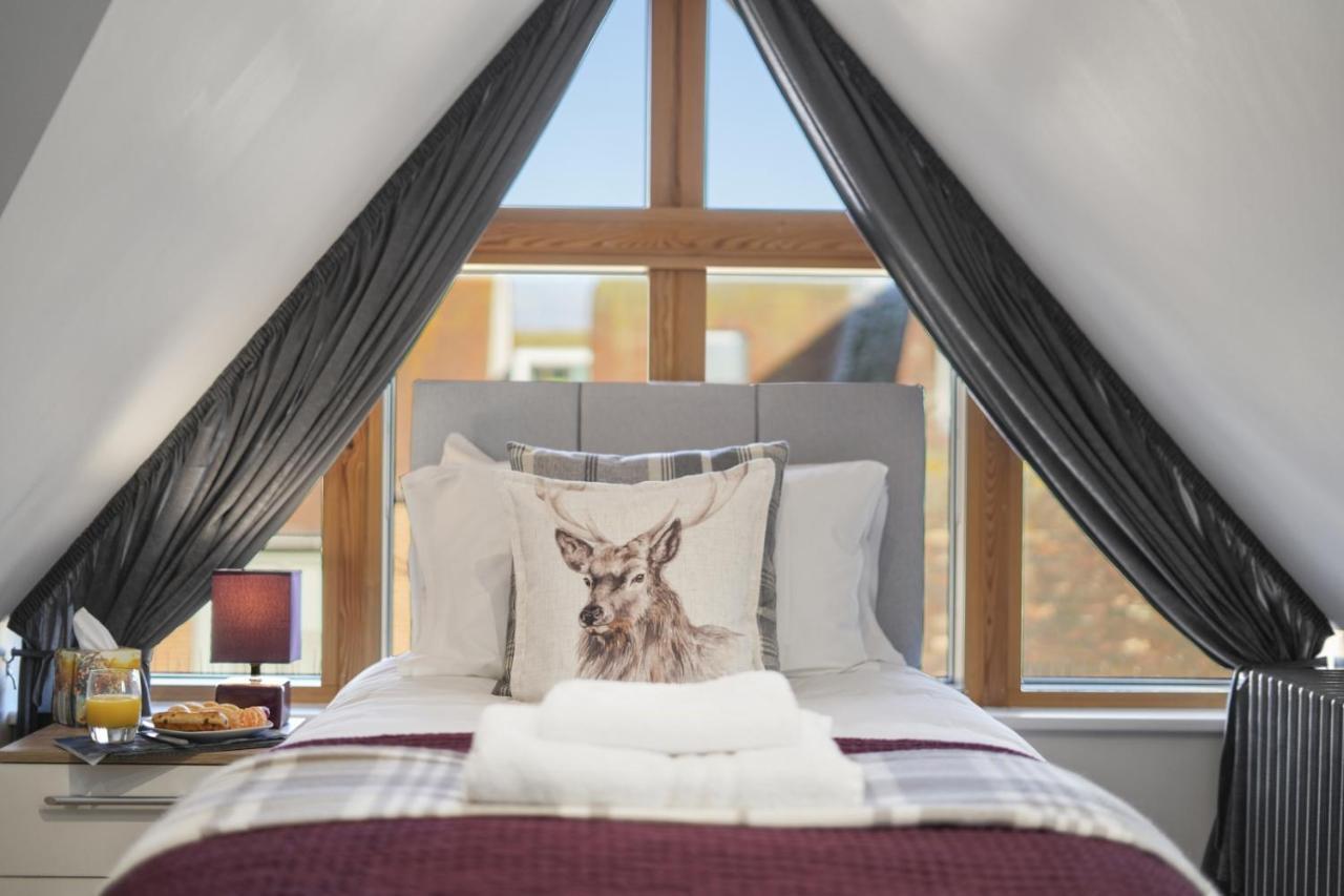 Super Funky Spire View Cottage - Free Gated Parking - Ultra Wifi Canterbury Eksteriør billede