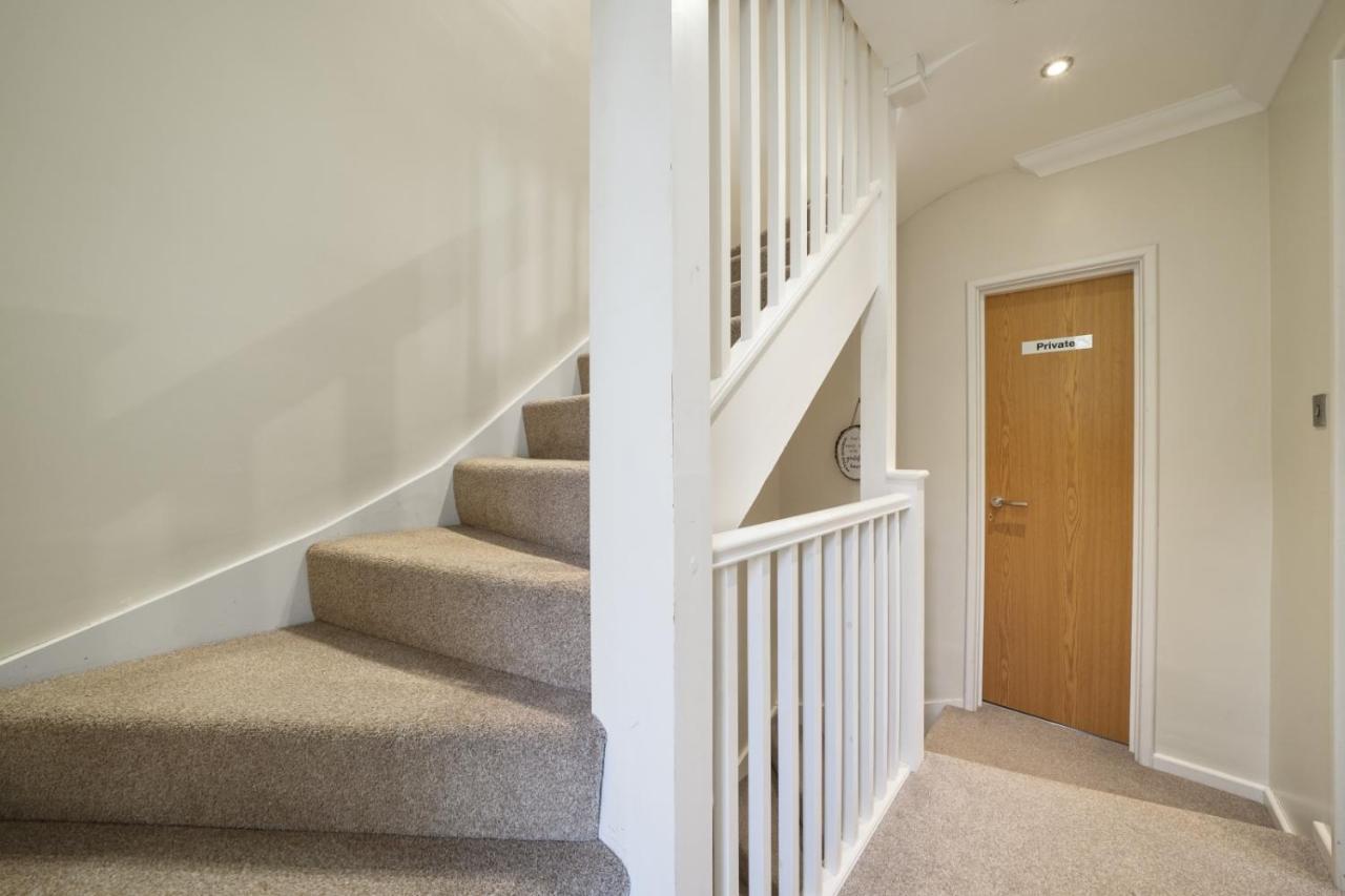 Super Funky Spire View Cottage - Free Gated Parking - Ultra Wifi Canterbury Eksteriør billede